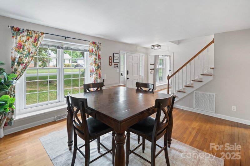 Property image 3 at 1014 Vandalia Drive, Charlotte, NC 28212