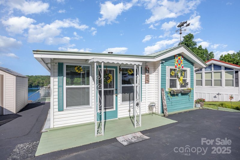 Property image 3 of 125 Maple Street in Badin Shores Resort, New London, NC 28127