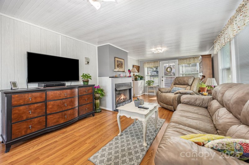 Property image 5 of 125 Maple Street in Badin Shores Resort, New London, NC 28127