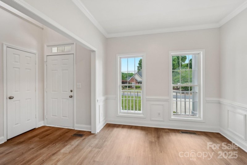 Property image 3 at 15108 Castlebridge Lane, Matthews, NC 28104