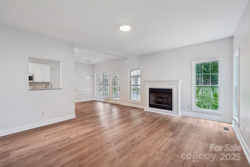 Property image 4 at 15108 Castlebridge Lane, Matthews, NC 28104