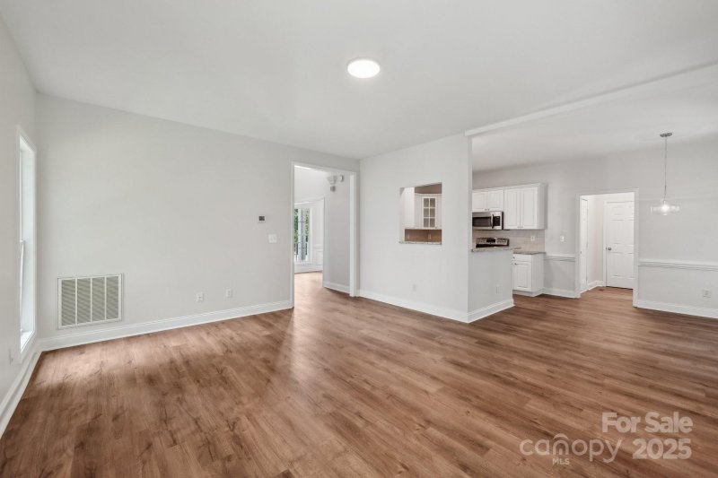 Property image 5 at 15108 Castlebridge Lane, Matthews, NC 28104