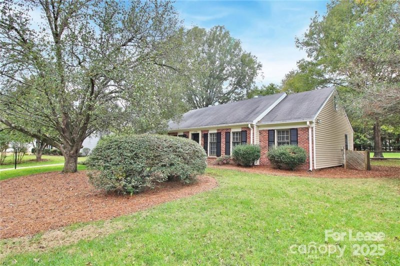 Property image 3 at 1708 Lawton Bluff Road, Charlotte, NC 28226