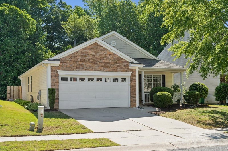 Property image 2 at 1622 Candlewood Ridge Lane, Matthews, NC 28105