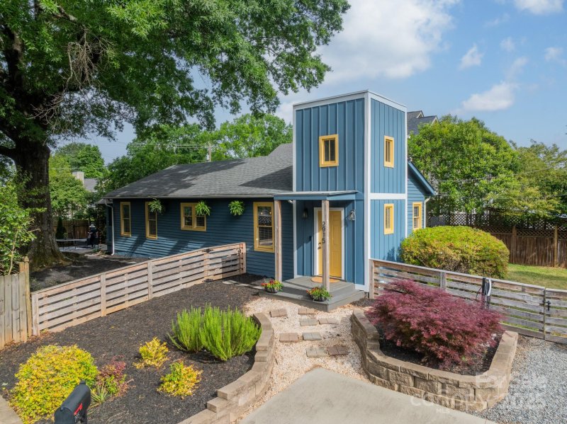 Property image 2 at 2915 Wesley Avenue, Charlotte, NC 28205