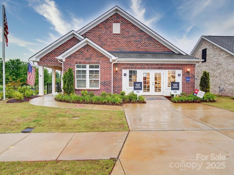 Founders Landing, Gastonia Community