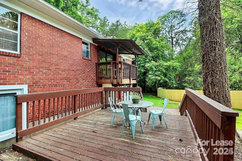 Property image 3 at 1331 Seneca Place, Charlotte, NC 28209