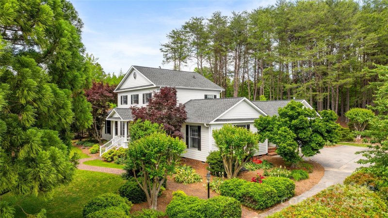 Property image 2 at 216 Saint Andrews Boulevard, Campobello, SC 29322