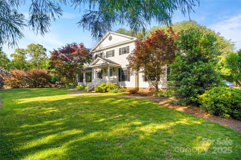 Property image 3 at 216 Saint Andrews Boulevard, Campobello, SC 29322