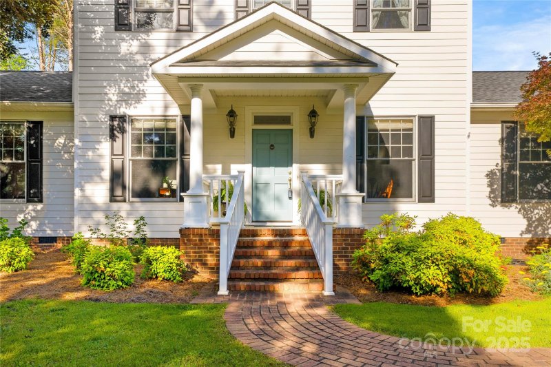 Property image 4 at 216 Saint Andrews Boulevard, Campobello, SC 29322