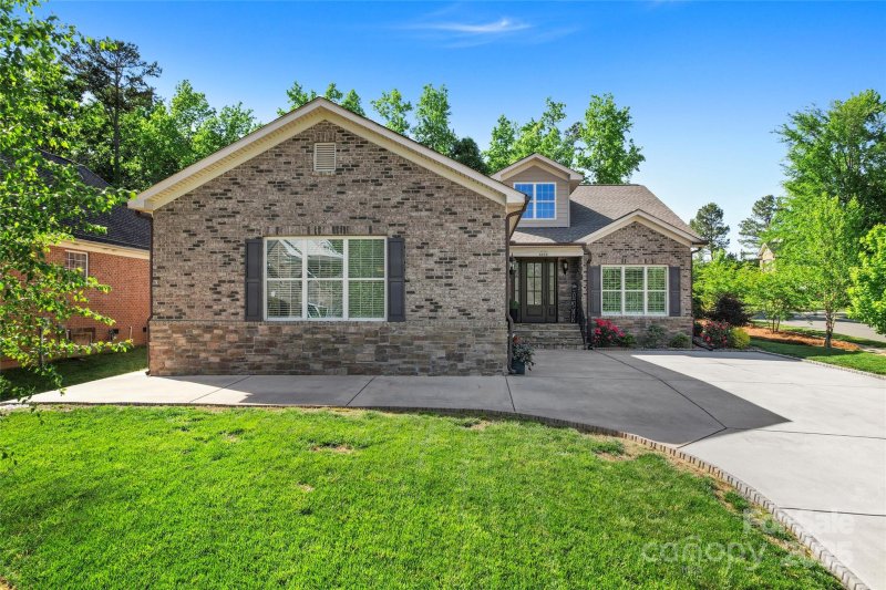 Property image 3 of 6010 Albiza Drive in Frances Haven, Harrisburg, NC 28075