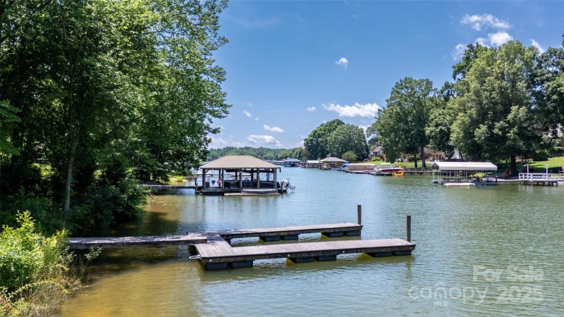 Property image 3 of 584 Williamson Road in Idlewood Harbor, Mooresville, NC 28117