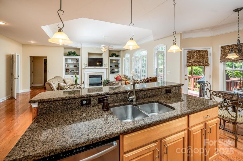 Property image 4 of 7245 Willow Brook Court in Verdict Ridge, Denver, NC 28037