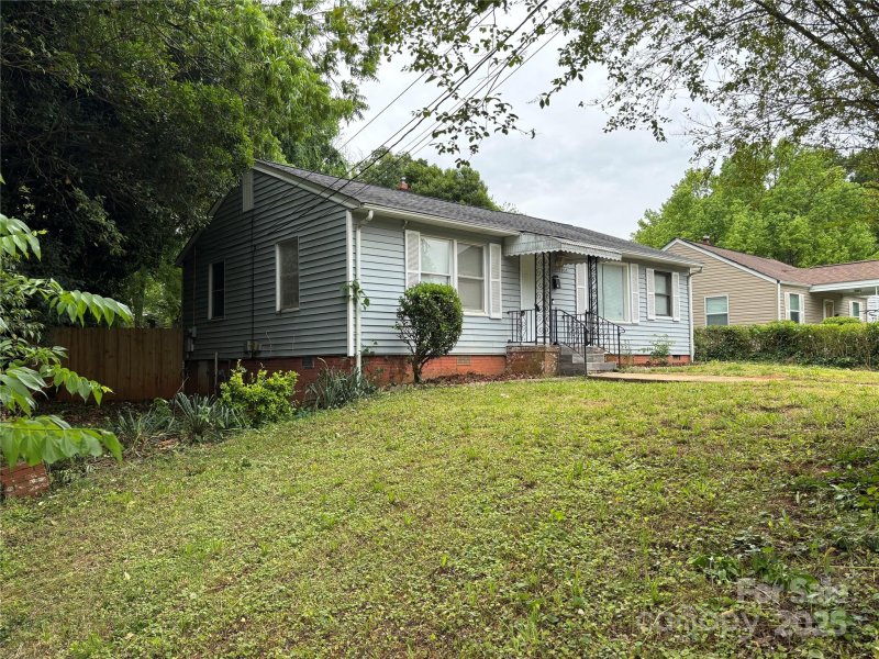 Property image 2 at 1101 Mona Drive, Charlotte, NC 28206