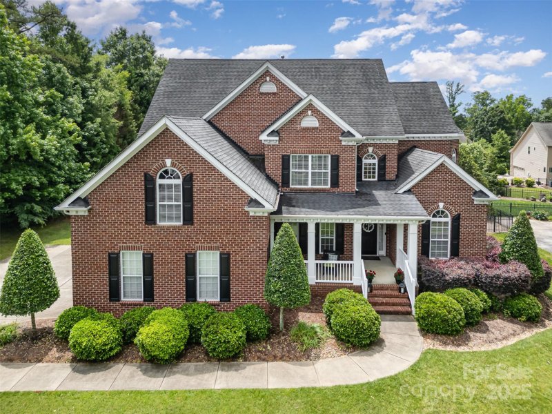 Property image 3 at 8962 Landsdowne Avenue, Harrisburg, NC 28075