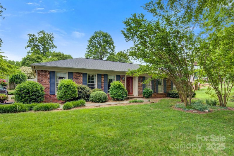 Property image 2 at 1940 12th Street, Hickory, NC 28601