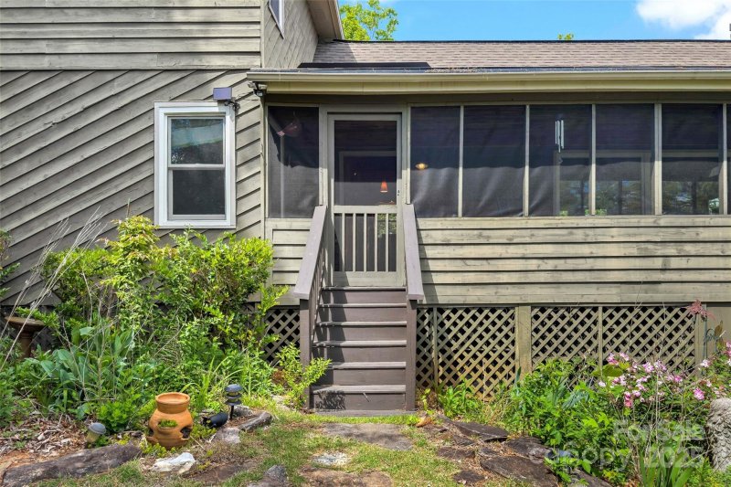 Property image 4 of 1795 Mckenzie Way in Gateway Mountain, Old Fort, NC 28762