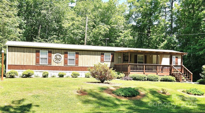 Property image 2 at 217 Eighth Avenue, New London, NC 28127