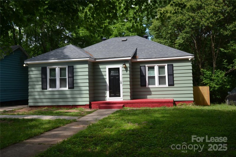 Property image 2 at 420 Keswick Avenue, Charlotte, NC 28206