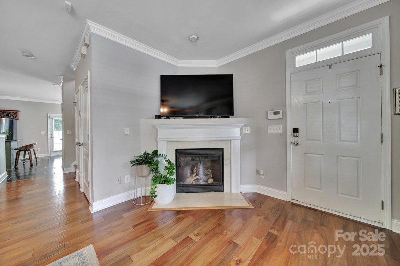 Property image 3 at 413 Hurston Circle, Charlotte, NC 28208