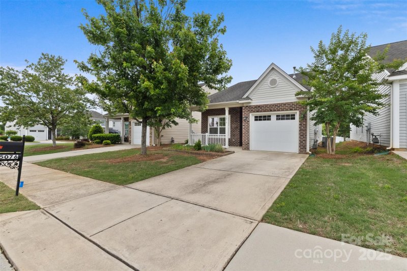 Property image 3 at 5076 Newport Lakes Drive, Rock Hill, SC 29732