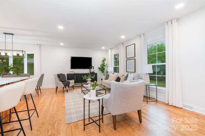 Property image 4 at 437 Chadmore Drive, Charlotte, NC 28270