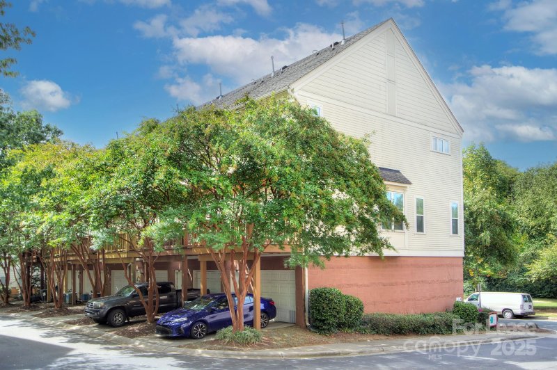 Property image 4 at 135 Sycamore Street, Charlotte, NC 28202