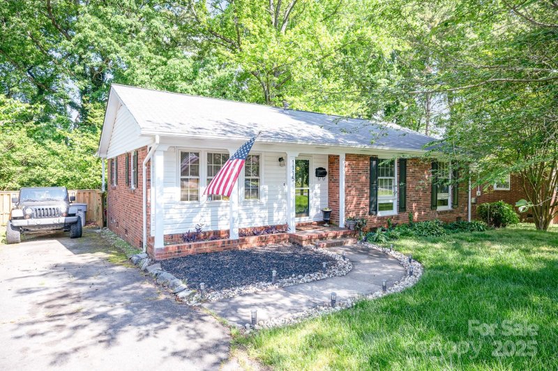 Property image 2 at 1115 Grovewood Drive, Charlotte, NC 28208