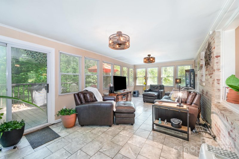 Property image 4 at 1115 Grovewood Drive, Charlotte, NC 28208