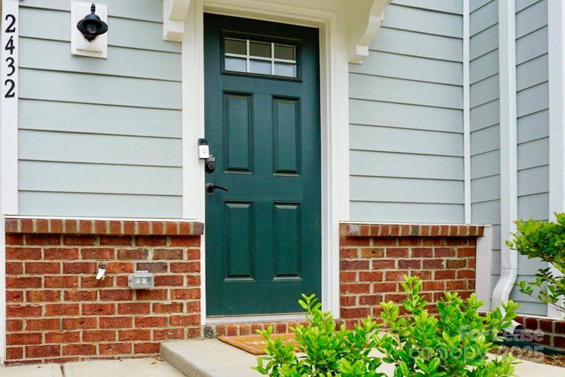 Property image 2 at 2432 Dr Carver Road, Charlotte, NC 28208