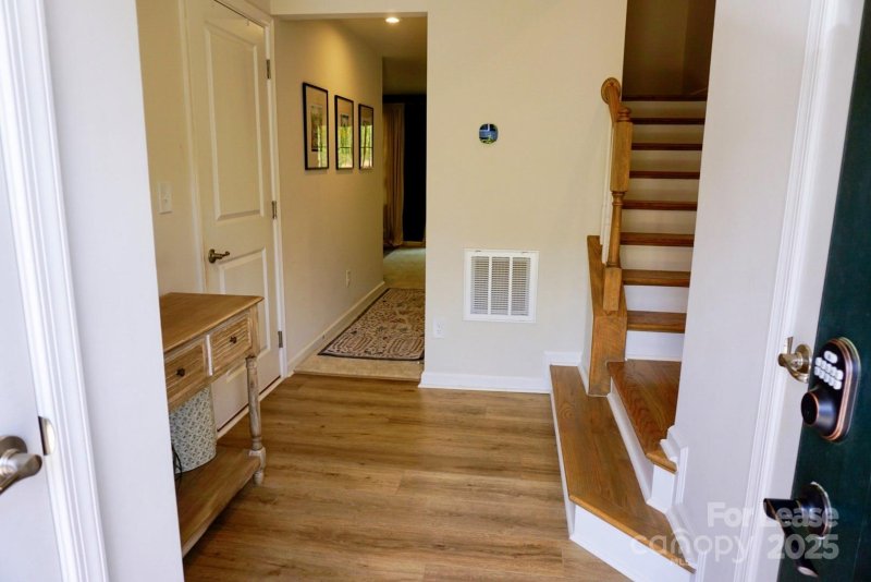 Property image 3 at 2432 Dr Carver Road, Charlotte, NC 28208