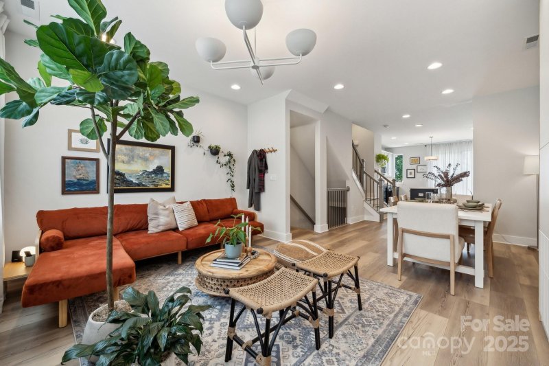 Property image 5 of 614 West End Drive in Wesley Heights, Charlotte, NC 28208