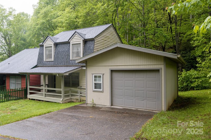 Property image 3 of 5 Creekside Drive in Creekside Villas, Maggie Valley, NC 28751