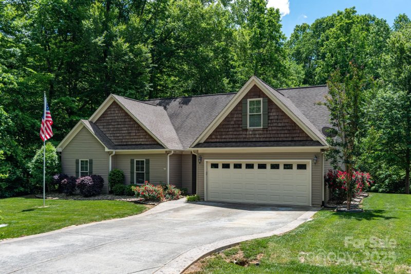 Property image 2 at 6398 Winding Creek Lane, Denver, NC 28037