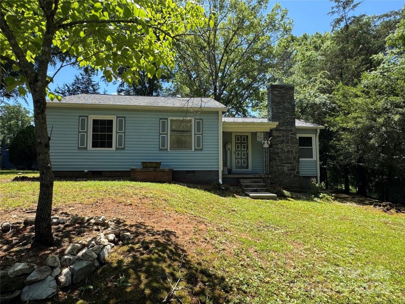 Property image 2 of 66 Arlington Avenue in Crestwood, Concord, NC 28025