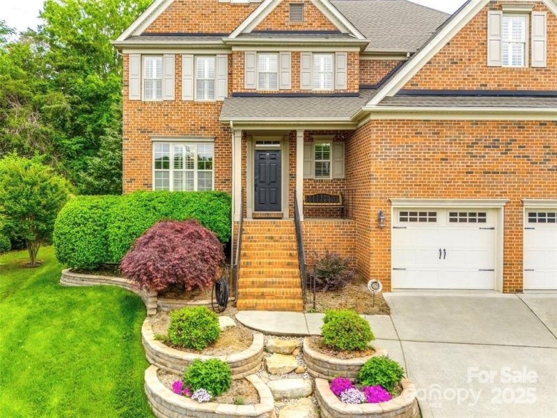 Property image 2 at 208 Mcduffie Lane, Fort Mill, SC 29715