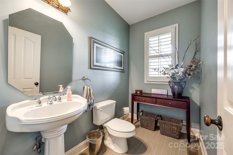 Property image 5 at 208 Mcduffie Lane, Fort Mill, SC 29715