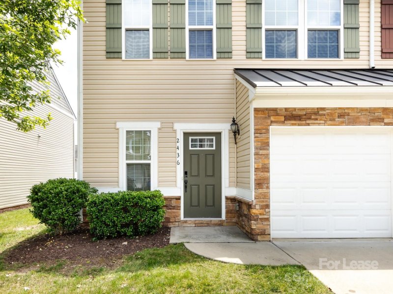 Property image 2 at 2436 Silverthorn Drive, Charlotte, NC 28273