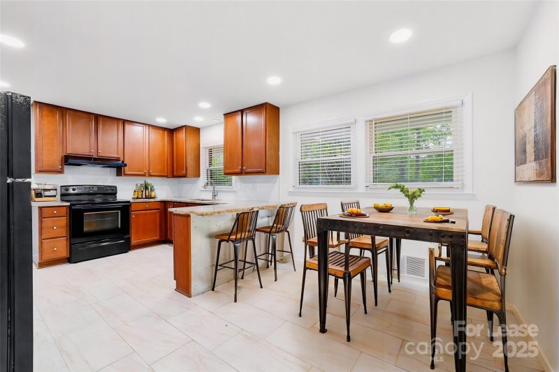 Property image 2 at 3121 Sudbury Road, Charlotte, NC 28205