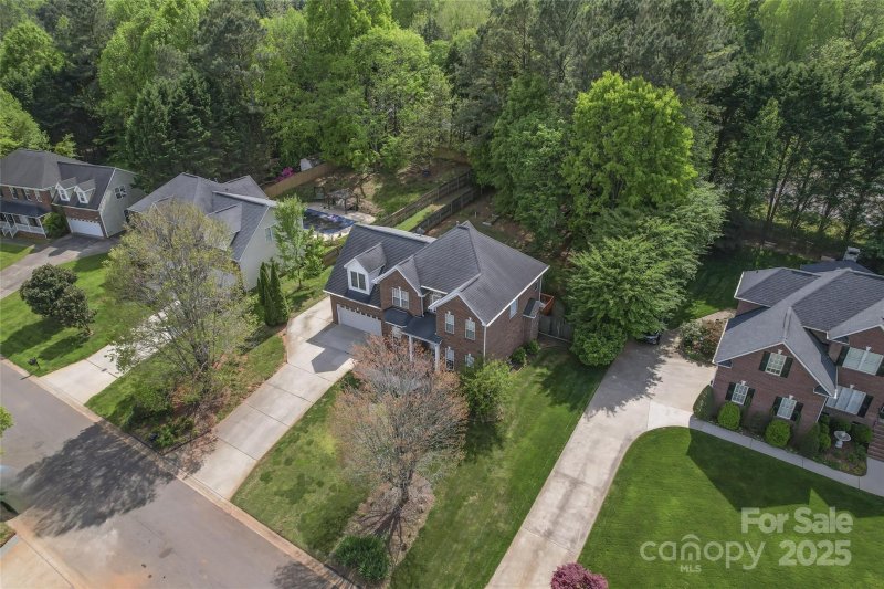 Property image 5 of 4619 Glasgow Court in Cambridge Estates, Gastonia, NC 28056