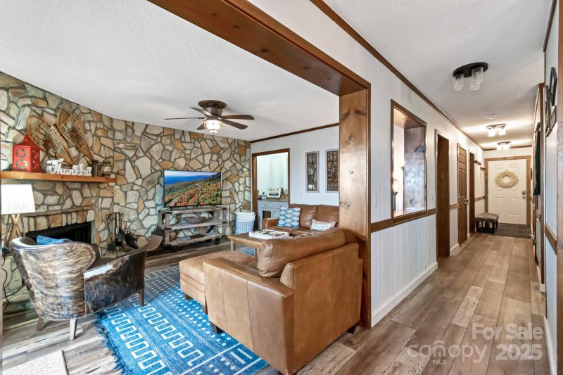 Property image 4 at 301 Pinnacle Inn Road, Beech Mountain, NC 28604