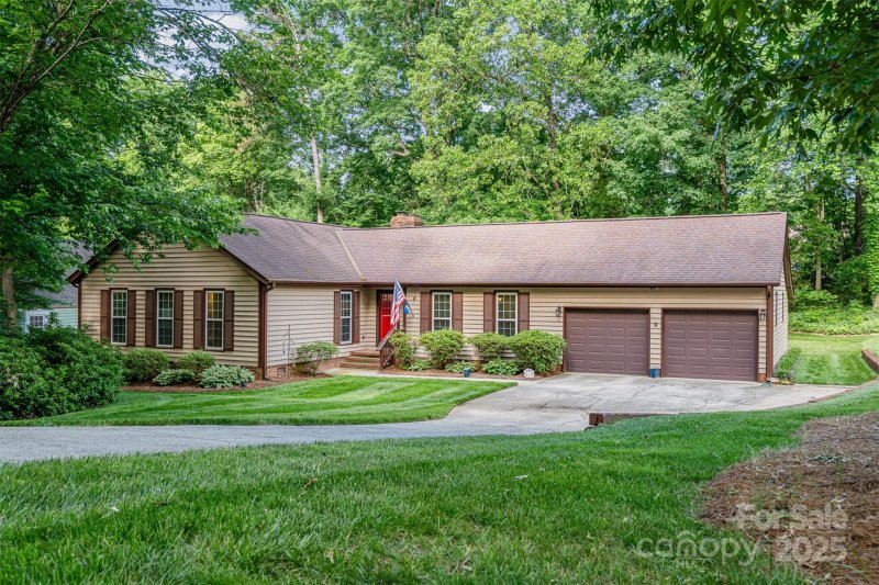 Property image 2 at 14027 Springwater Drive, Matthews, NC 28105