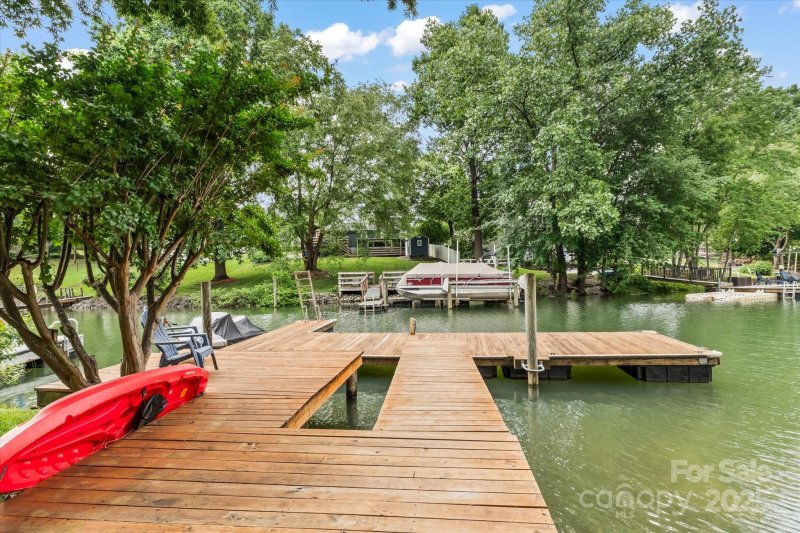 Property image 3 of 147 Bluewing Lane in Lakeside Park, Mooresville, NC 28117