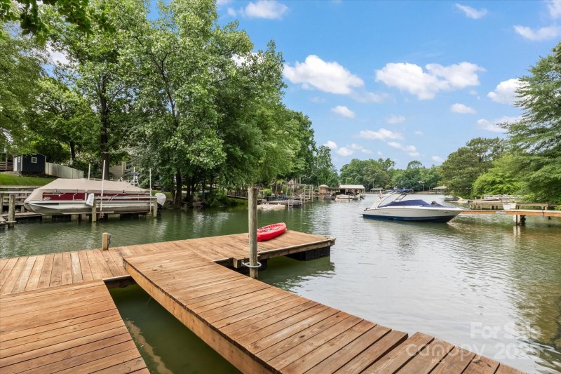 Property image 4 of 147 Bluewing Lane in Lakeside Park, Mooresville, NC 28117