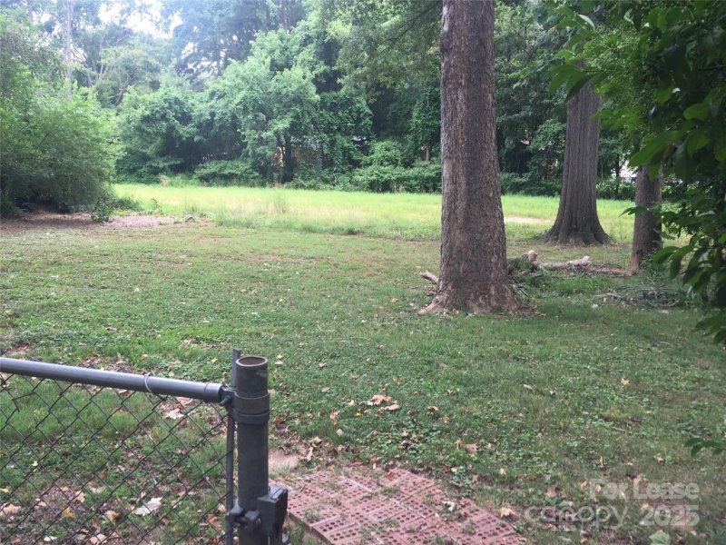 Property image 2 at 5433 Dolphin Lane, Charlotte, NC 28215