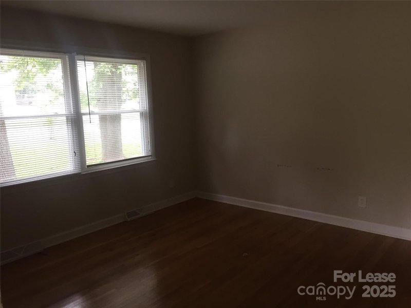 Property image 3 at 5433 Dolphin Lane, Charlotte, NC 28215