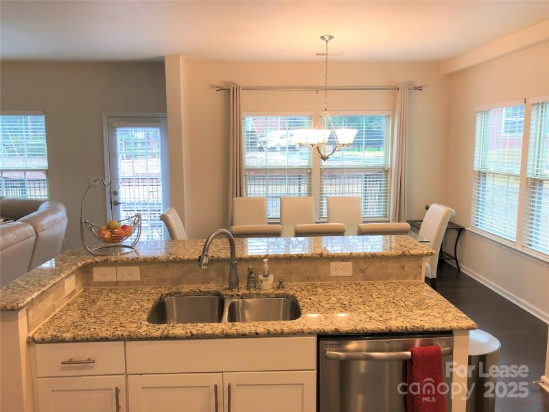 Property image 4 at 1913 Fleetwood Drive, Charlotte, NC 28208