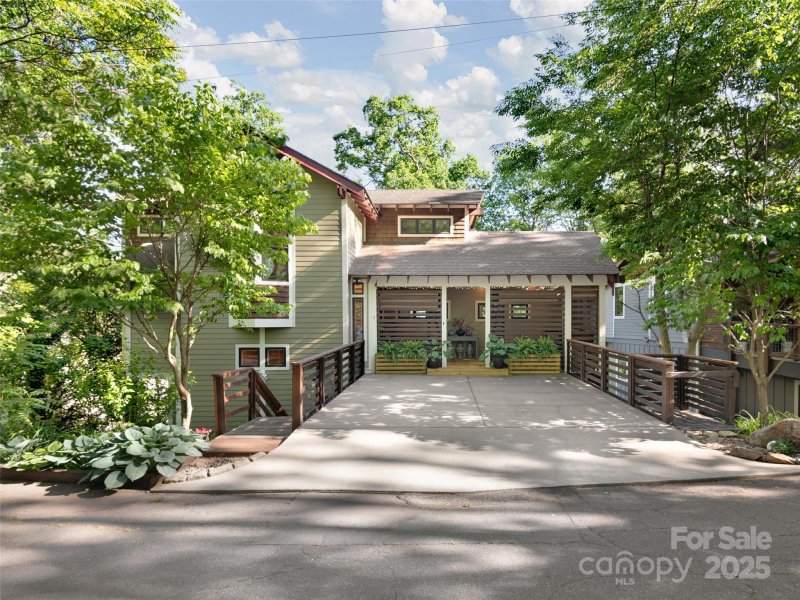 Property image 4 of 11 Kenilworth Road in Kenilworth, Asheville, NC 28803