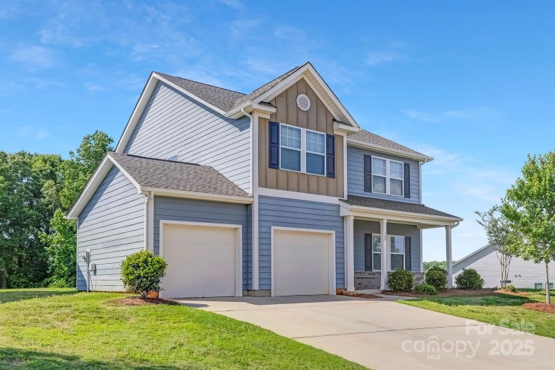 Property image 2 at 129 Canada Drive, Statesville, NC 28166