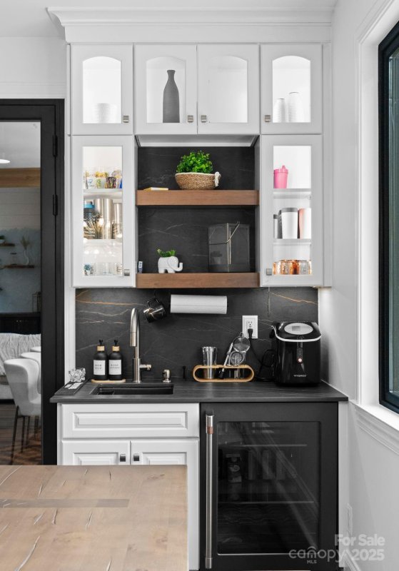 Property image 5 of 120 Lakeshore Drive in Lakeview Shores, Mooresville, NC 28117